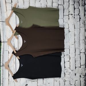 Set of 3 Ribbed Tank Tops